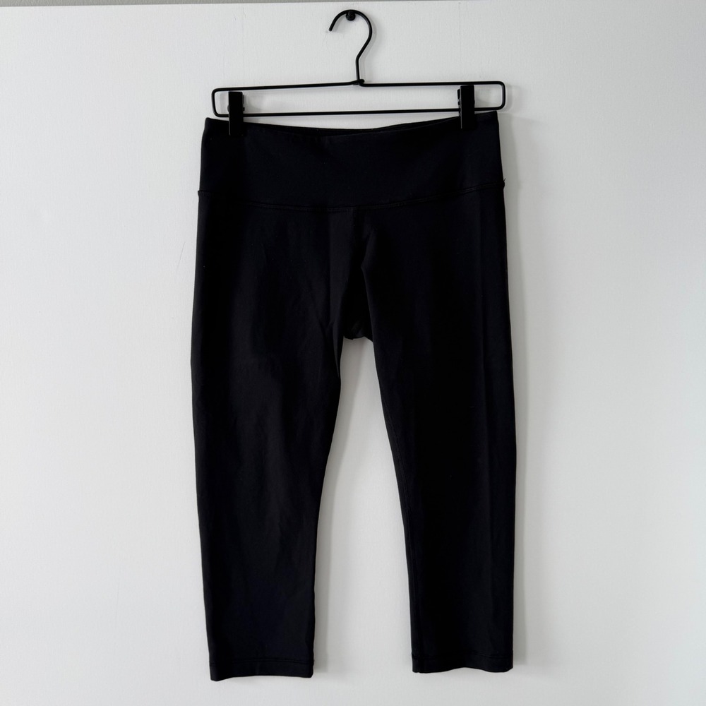 Lululemon Athletica Wunder Under Crop Black Leggings Size 8 Yoga Gym Pants
